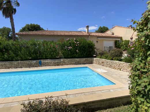 منزل ﻓﻲ Uzès, Gard