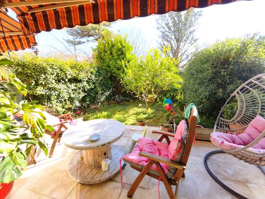 Apartment / Etagenwohnung in Nizza, Alpes-Maritimes