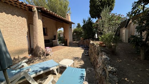 Luxe woning in Saint-Aygulf, Var