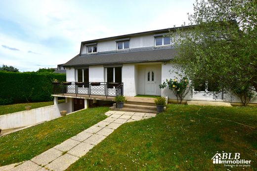 منزل ﻓﻲ Maurepas, Yvelines