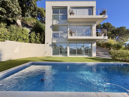 Βίλα σε Carqueiranne, Var