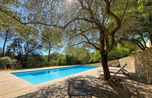 Πολυτελή κατοικία σε Nîmes, Gard