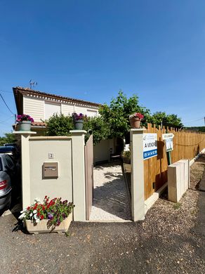 Luxury home in Vayres, Gironde
