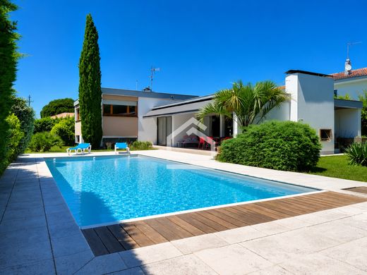 Luxury home in Gradignan, Gironde
