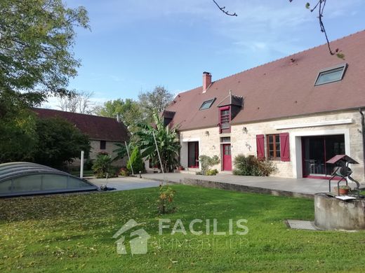 Rural or Farmhouse in Nérondes, Cher