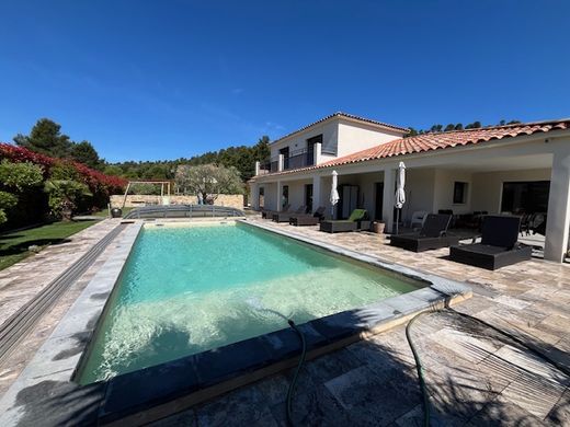 Luxury home in Meyreuil, Bouches-du-Rhône