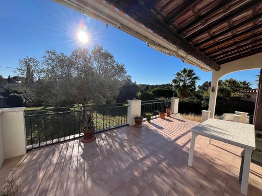 Lüks ev Nages-et-Solorgues, Gard