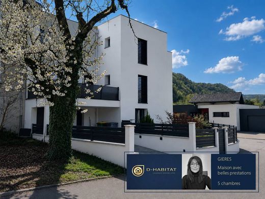 Luxury home in Gières, Isère