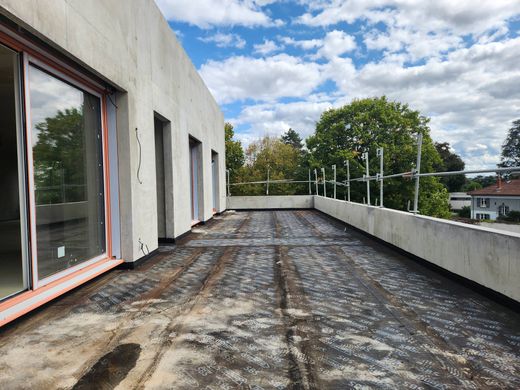 Apartment in Tassin-la-Demi-Lune, Rhône