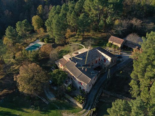 Casa di lusso a Ruoms, Ardèche