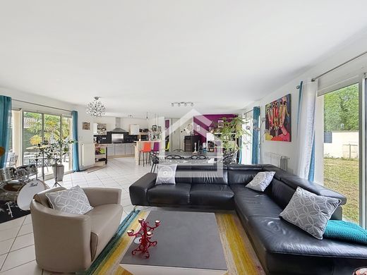 Casa de lujo en Martignas-sur-Jalle, Gironda