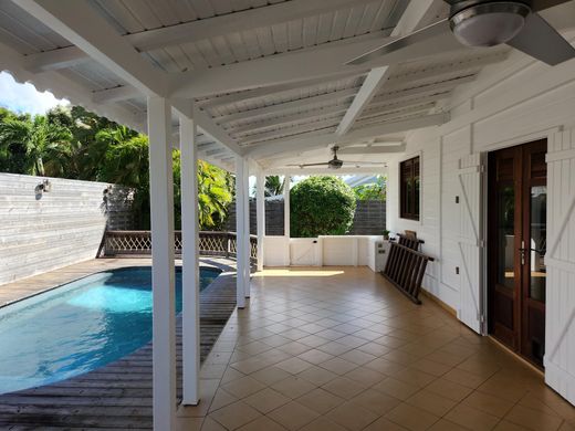 Luxe woning in Petit-Bourg, Guadeloupe