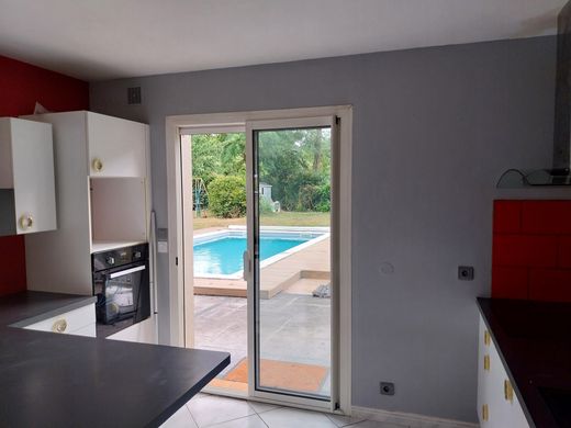 منزل ﻓﻲ Ayguemorte-les-Graves, Gironde