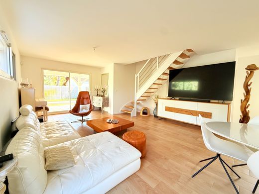 Luxury home in Lanton, Gironde