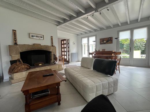 Villa in Mérignac, Gironde