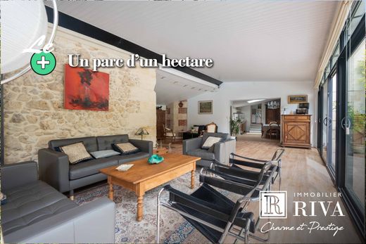Luxury home in Cénac, Gironde