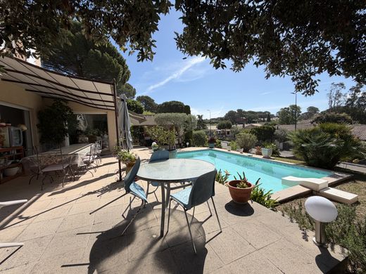 Villa in Puget-sur-Argens, Var