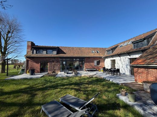 Casa di lusso a Sainghin-en-Mélantois, North