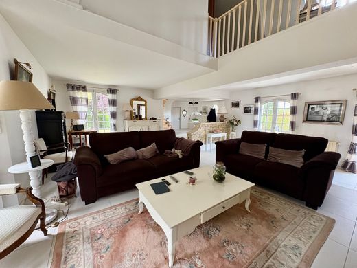 Luxury home in Orgeval, Yvelines
