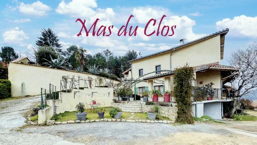 Vals-les-Bains, Ardècheの高級住宅