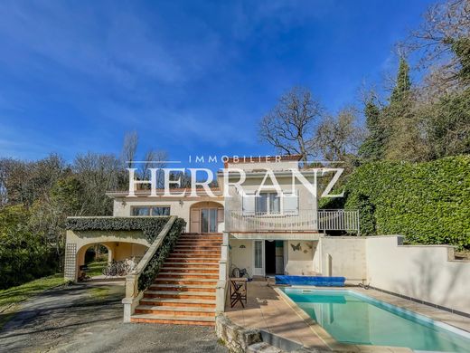 Luxury home in Fronsac, Gironde