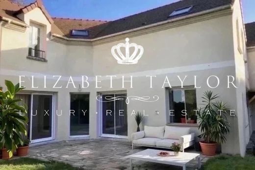 منزل ﻓﻲ L'Étang-la-Ville, Yvelines