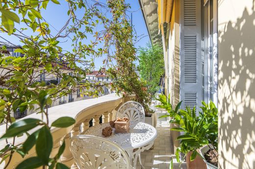 ニース, Alpes-Maritimesのアパートメント