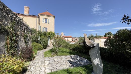 Luxus-Haus in Billom, Puy-de-Dôme