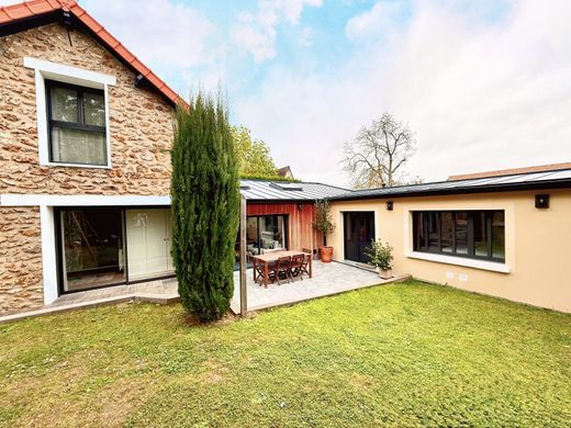 منزل ﻓﻲ Orgeval, Yvelines