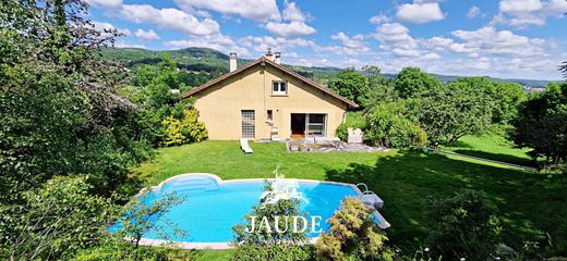 Luxe woning in Orcines, Puy-de-Dôme