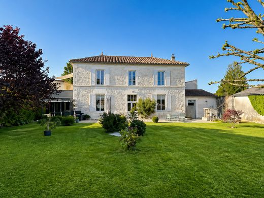 Luxury home in Vignolles, Charente