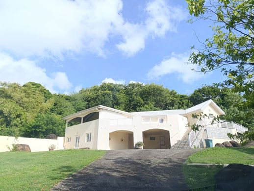 Luxe woning in Le Robert, Martinique
