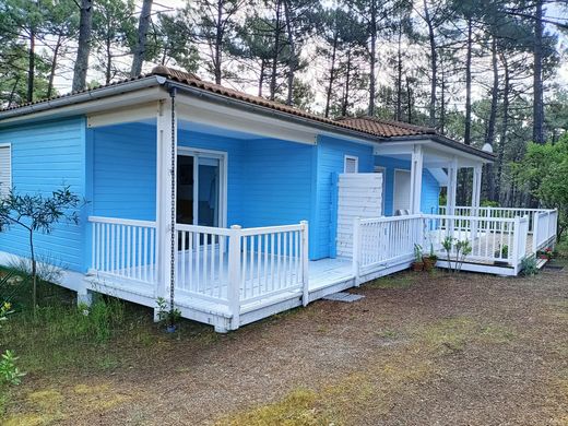 Luxus-Haus in Le Porge, Gironde