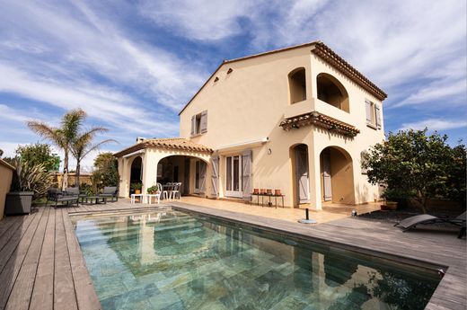 Luxury home in Alénya, Pyrénées-Orientales