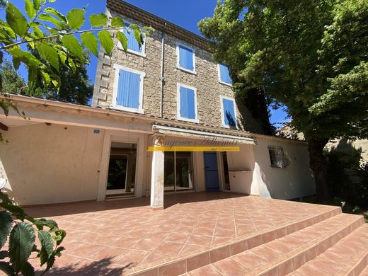 Luxe woning in Pierrelatte, Drôme