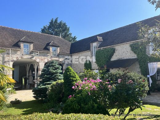 Luxury home in Chevry-sous-le-Bignon, Loiret