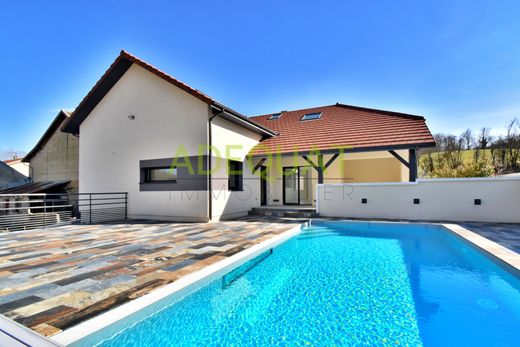 Luxury home in Saint-Agnin-sur-Bion, Isère