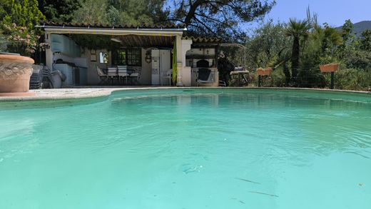 빌라 / Levens, Alpes-Maritimes