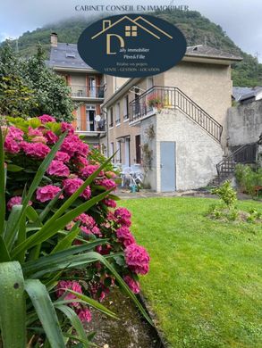 호화 저택 / Bagnères-de-Luchon, Upper Garonne