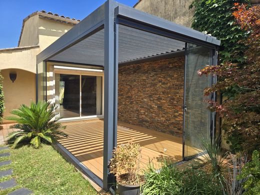 Luxury home in Villeneuve-Loubet, Alpes-Maritimes
