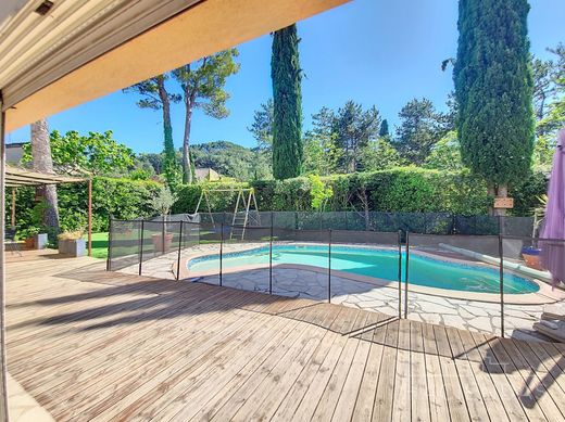 Casa di lusso a Ventabren, Bocche del Rodano