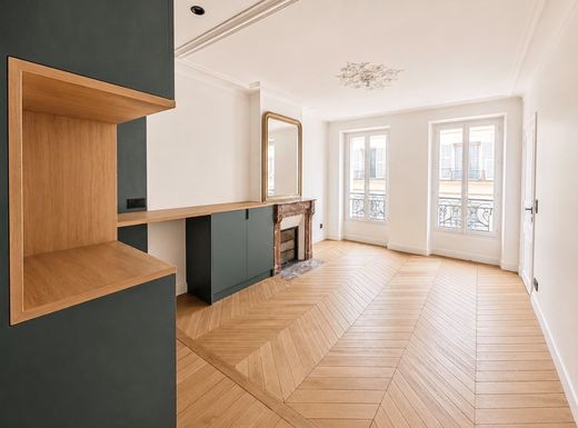 Apartment in Saint-Germain, Odéon, Monnaie, Paris