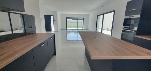 Luxury home in Narbonne, Aude