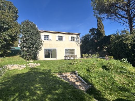 Casa di lusso a La Colle-sur-Loup, Alpi Marittime