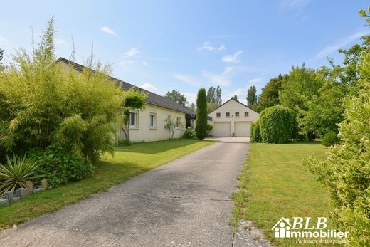 Casa di lusso a Les Essarts-le-Roi, Yvelines
