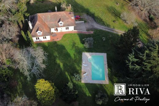Элитный дом, Latresne, Gironde