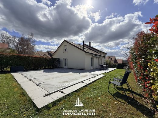 Luxus-Haus in Corny-sur-Moselle, Moselle