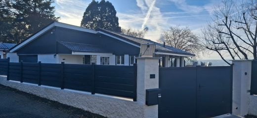 Luxe woning in Creuzier-le-Vieux, Allier