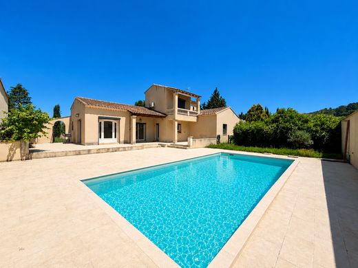 Вилла, Châteaurenard, Bouches-du-Rhône