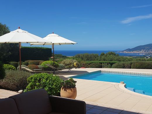 Villa a Bastelicaccia, Corsica del Sud